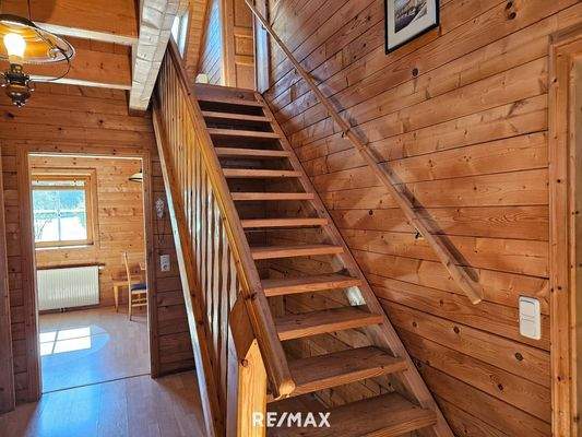 11_EG Stiegenaufgang