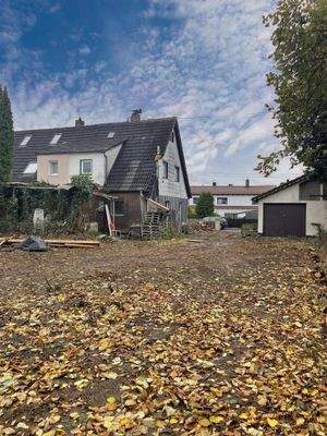 Blick auf das Haus und den Garagenanbau