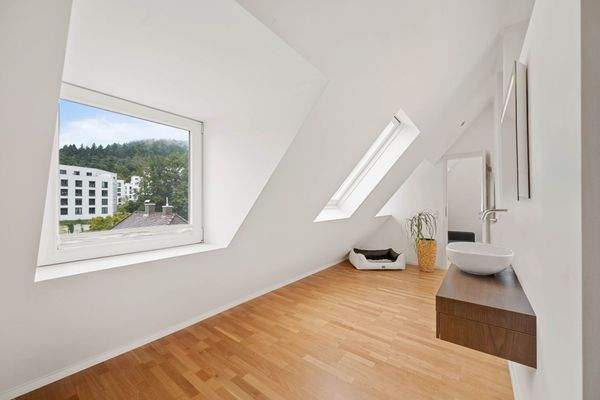 Badezimmer mit angeschlossenem Schlafzimmer