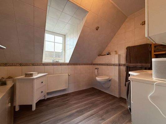 Beispiel: Badezimmer mit Designerbelag