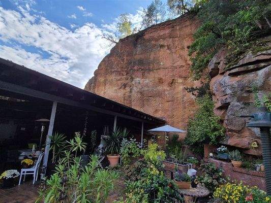 Dachterrasse am Fels