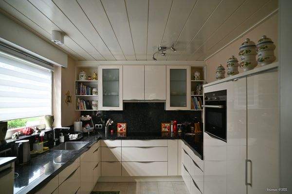 2048 VoicFZB_4229.jpg