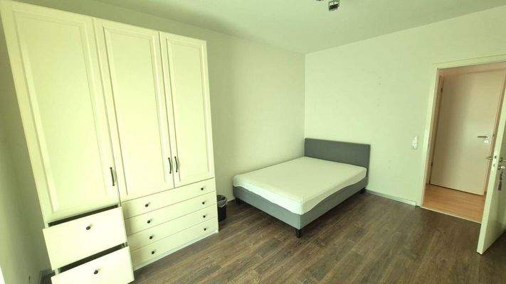 Kinder-/Schlafzimmer