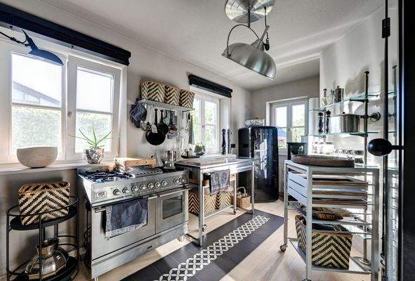 Stilvoller Kücherenwohnraum mit Möglichkeit zur Einbauküche