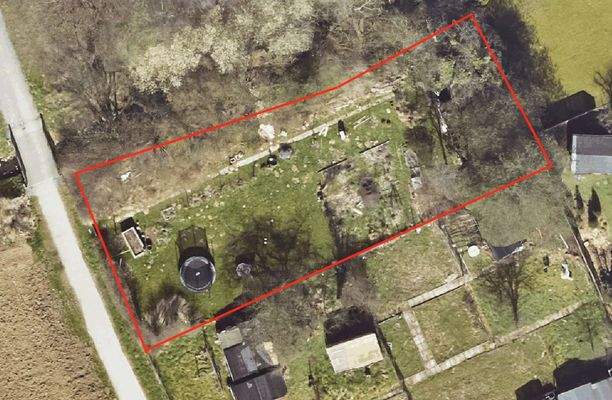 Luftbild mit grober roten Einzeichnung des Grundstücke Quelle: © Stadt Bielefeld, Amt für Geoinformation und Kataster (CC BY 4.0).