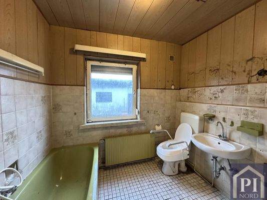 Badezimmer mit Wanne