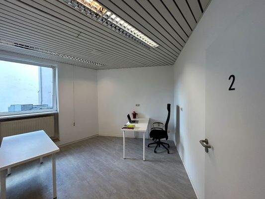 Schreibtischplätze 1 und 2