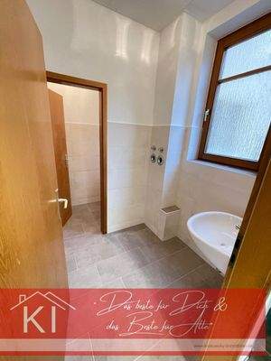 Nasszelle mit Zugang WC