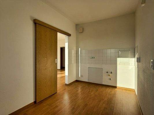 Küche mit Fliesenspiegel