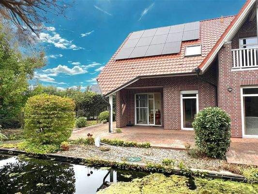 Terrasse mit Schwimmteich