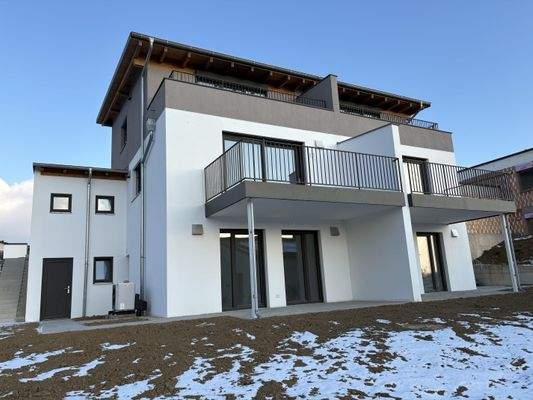 Süd-West Ansicht im Gartenbereich