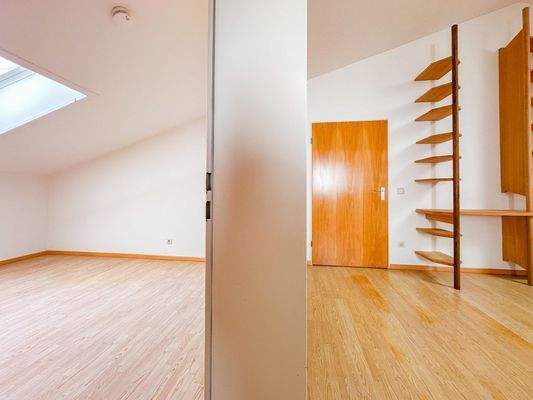 Zweite Haustür zum OG 