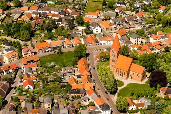 Luftaufnahme mit MFH, Auszug Schlossstadt Klütz