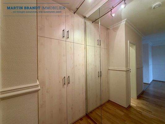 Einbauschrank im Dielenbereich