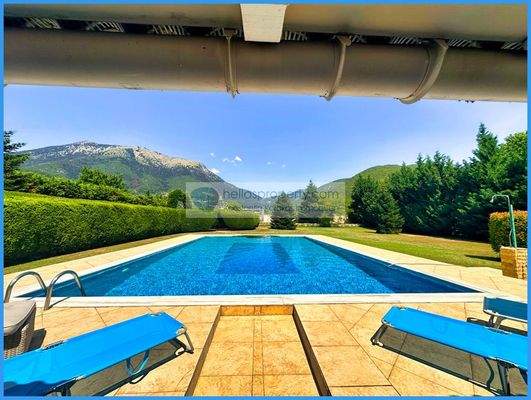 b6ad917f34a740718faab60f1dc9626f-original