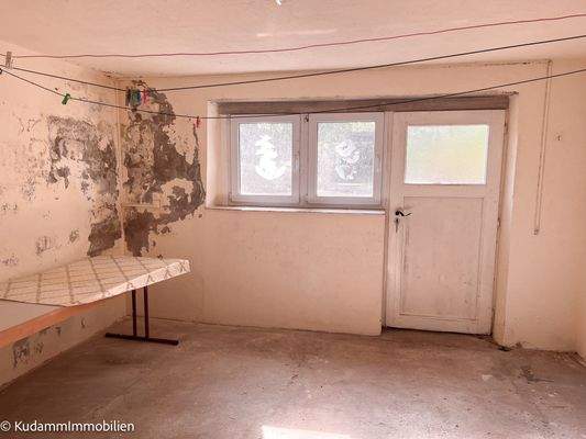 Ehemalige Garage / HWR