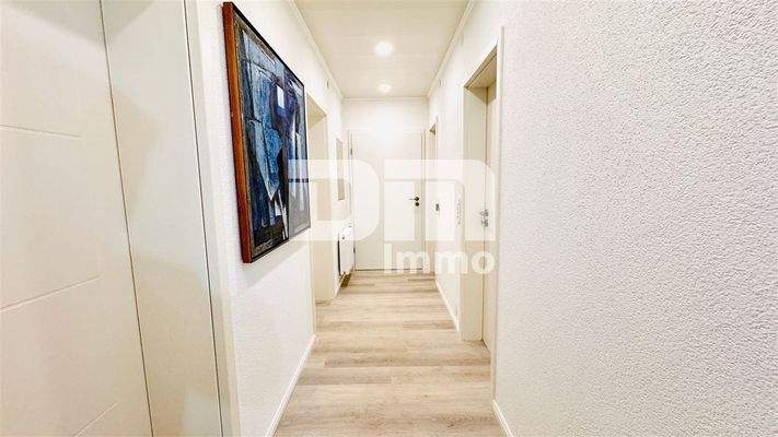 EG WE2 Rechter Gebäudeteil Flur / Diele