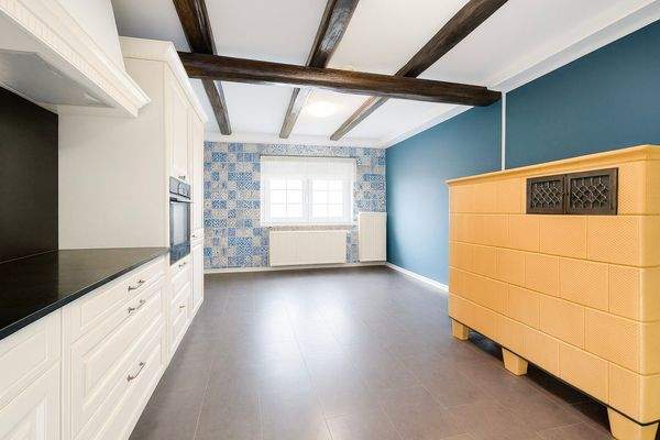 1. OG geräumige Küche