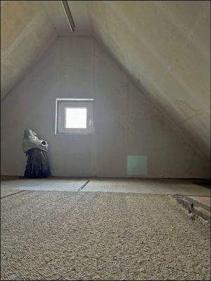 Abstellfläche im Spitzboden