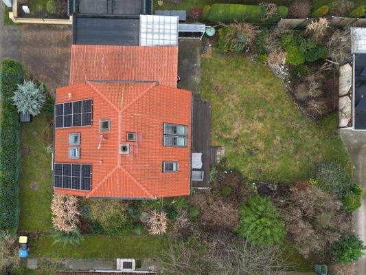 Blick auf Grundstuck und Haus