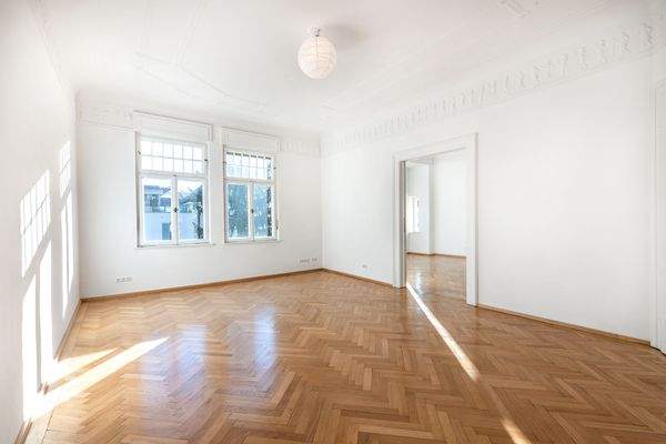 Esszimmer mit Original-Stuck