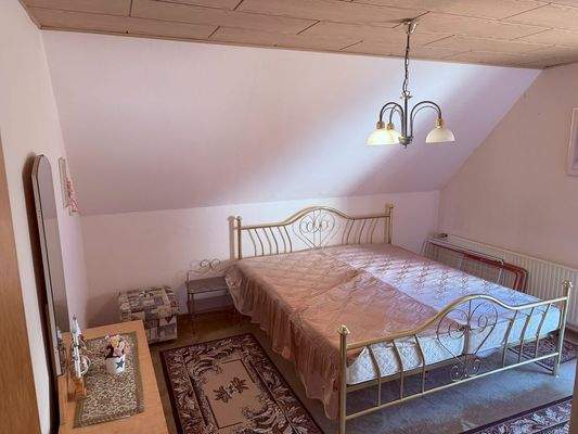 Elternschlafzimmer_OG_mit_Zugang_Dachtererasse