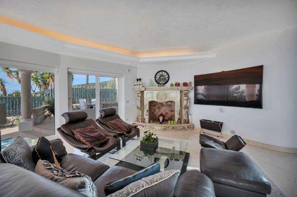 Living area in villa in Costa d'en Blanes 4