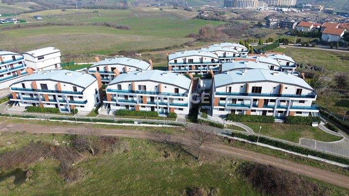 Duplex Apartment with 4 Rooms in Mia Thermal Complex Yalova