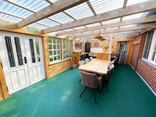 Überdachte Terrasse