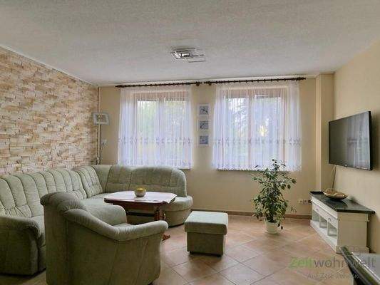 Blick ins Wohnzimmer