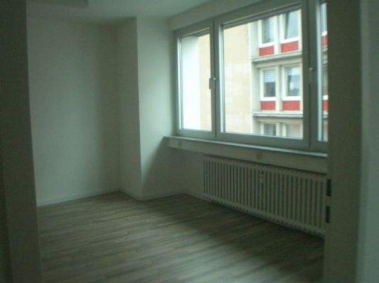 Raum 3 mit Anschlussmöglichkeit für Teeküche