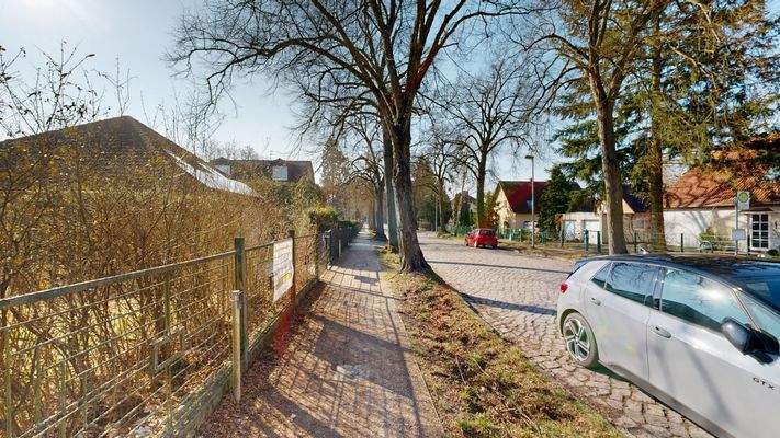 Prager Str. am Grundstück 2.jpg