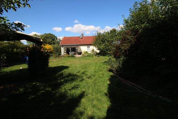 Hausblick vom Garten