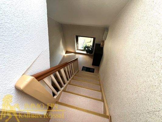 Hausflur vor der Wohnungstür (DG)