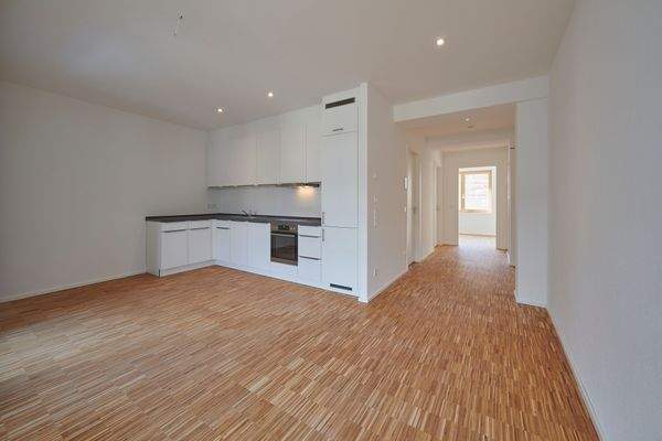 Whg_4 und 8_Küche_Esszi_Flur.jpg