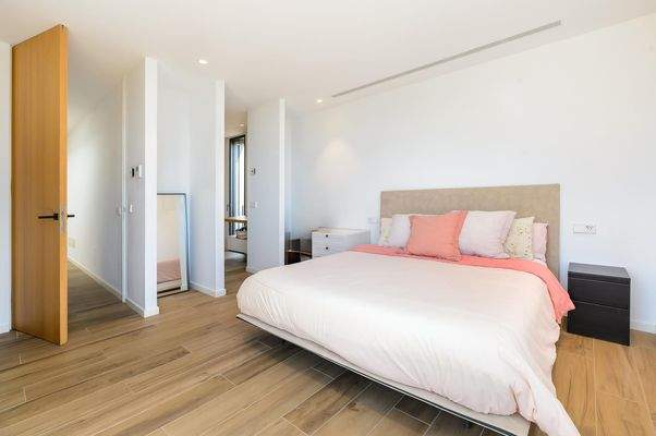 Master bedroom in villa in Bendinat