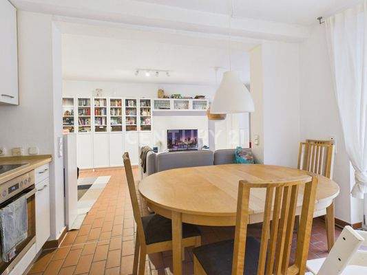 Essbereich und offene Küche