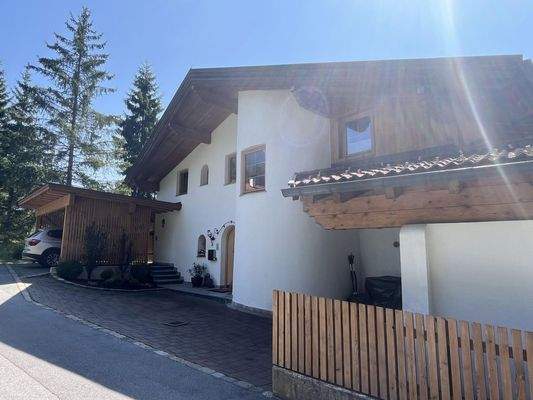 Rückansicht mit Eingang