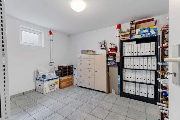 Zweiter Kellerraum / Lager