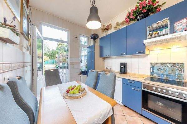 Voll ausgestattete Küche