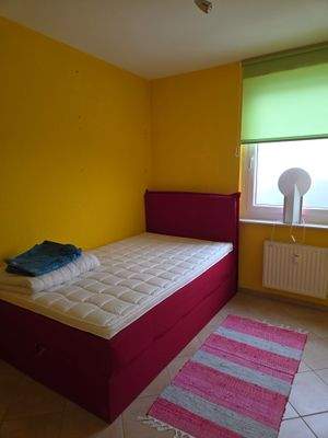 Schlafzimmer kl. Whg.