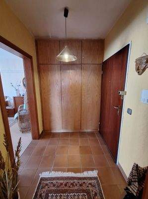 Flur mit Einbauschrank