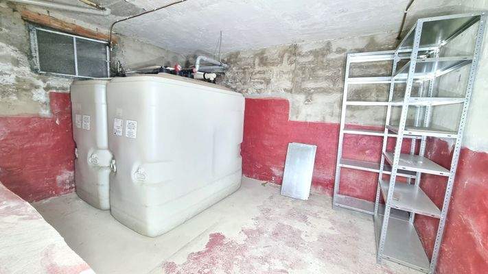 Kellerraum 1 mit doppelwandigen Tanks