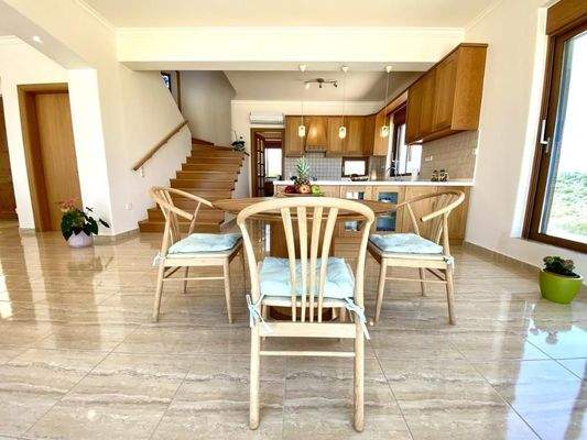 Luxusvilla zum Verkauf in Tsivaras mit Meerblick