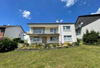 Hausrückseite mit Gartenansicht