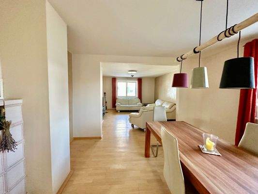 Großzügiger Wohn-Essbereich