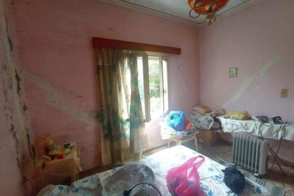 Kreta, Kastelli: Einfamilienhaus mit großem Garten in traditionellem Dorf zu verkaufen