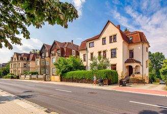 Zufahrt zum Grundstück über Vorderhaus