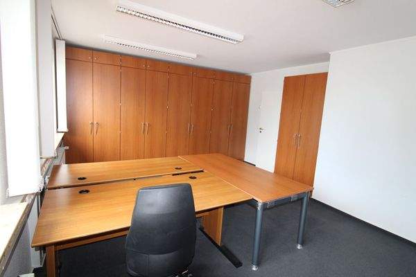 Büro mit Stauraum