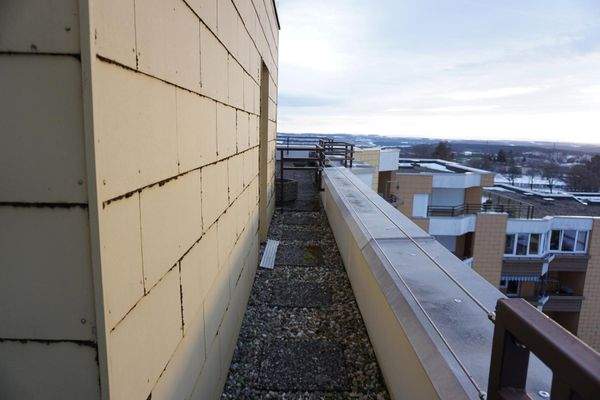 Zugang zweite Balkontüre